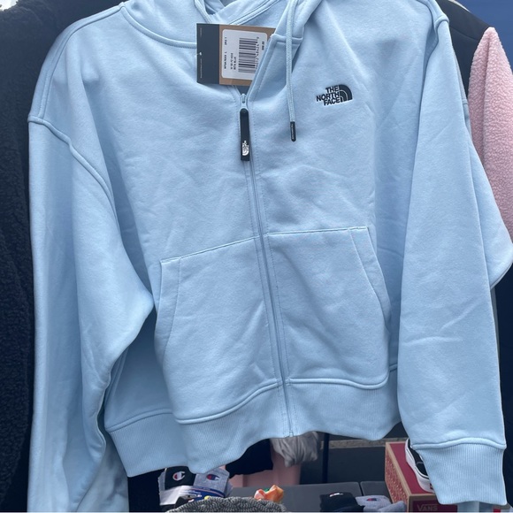 NWT 🦋Northface cropped hoodie light blue - Picture 2 of 2